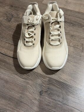 H&M Divided Cream Canvas Lace-Up Sneakers